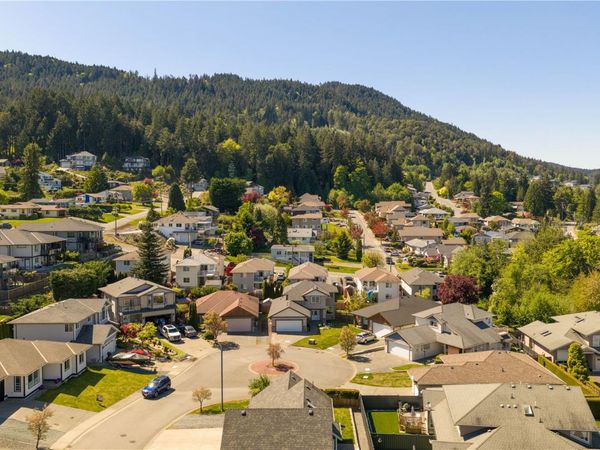 525 Ballou Pl , Ladysmith, BC V9G 2C7