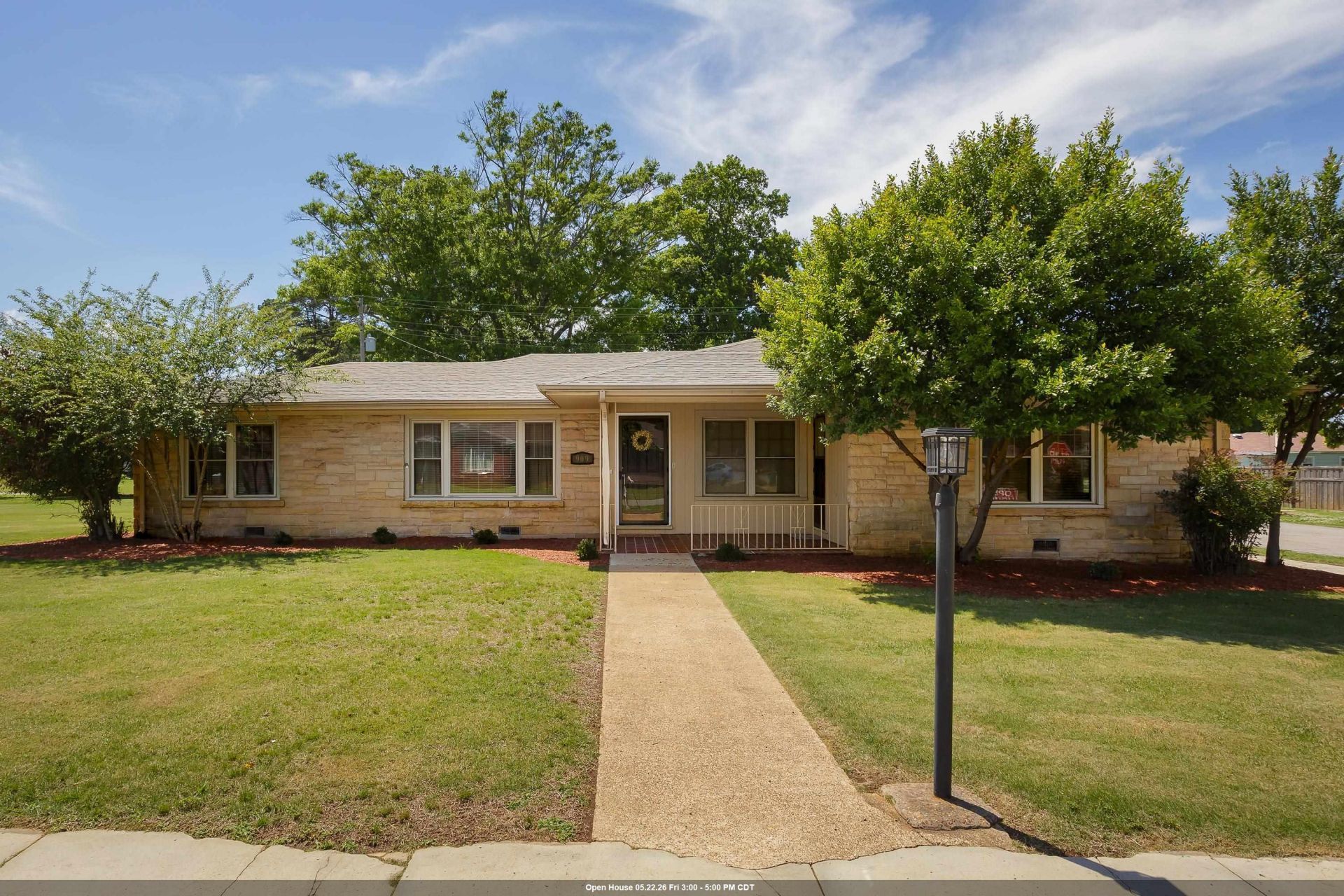 909 Cave St N Tuscumbia, AL 35674