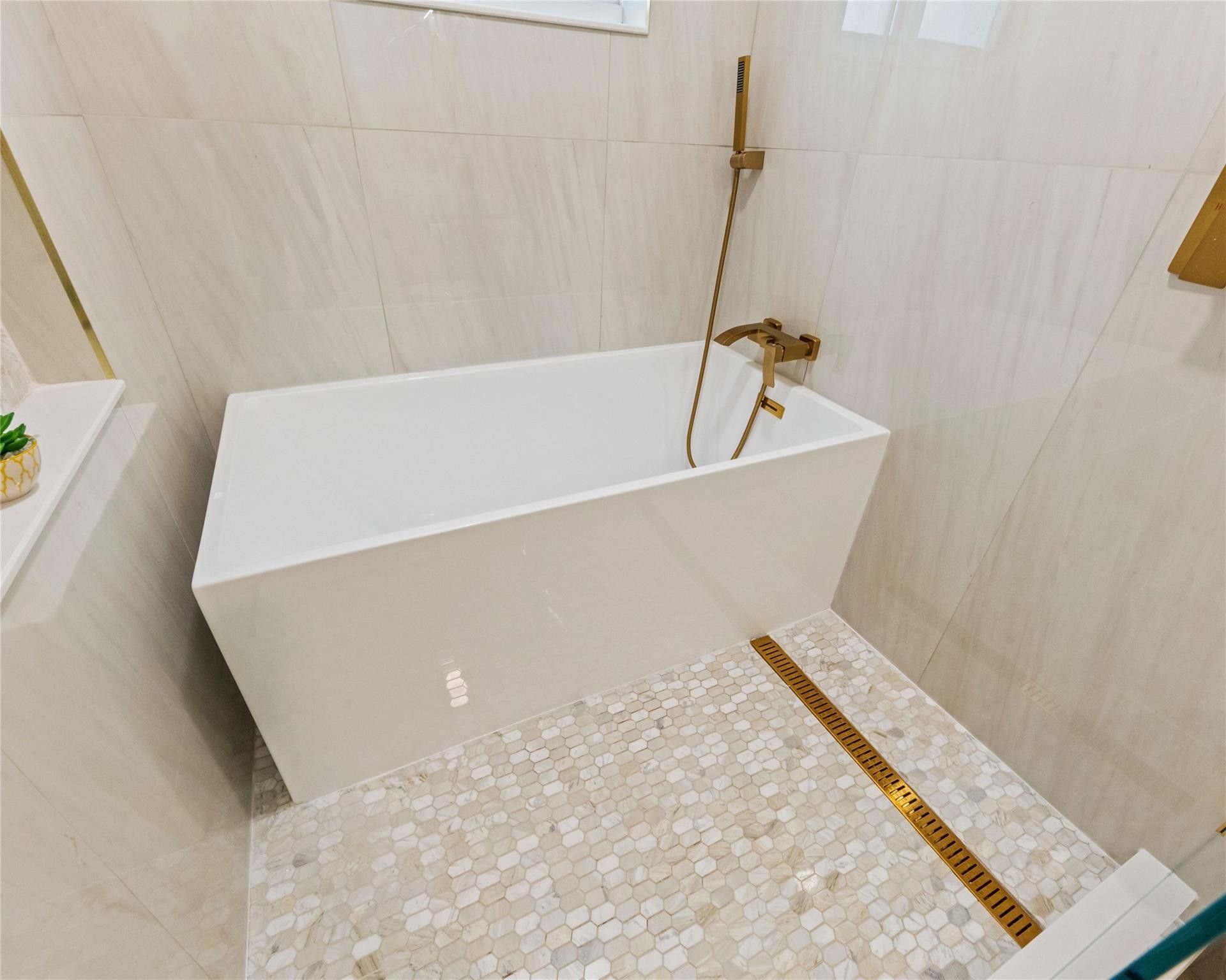 6251 NE 20th Terrace, Fort Lauderdale, FL 33308 Photo