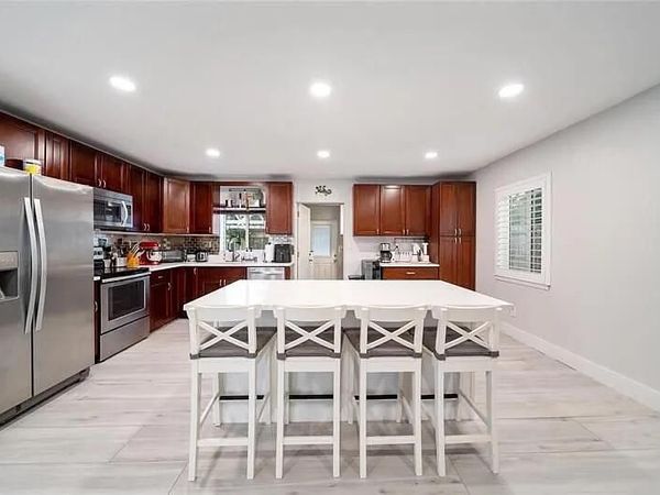 320 NE 60th Street, Oakland Park, FL 33334