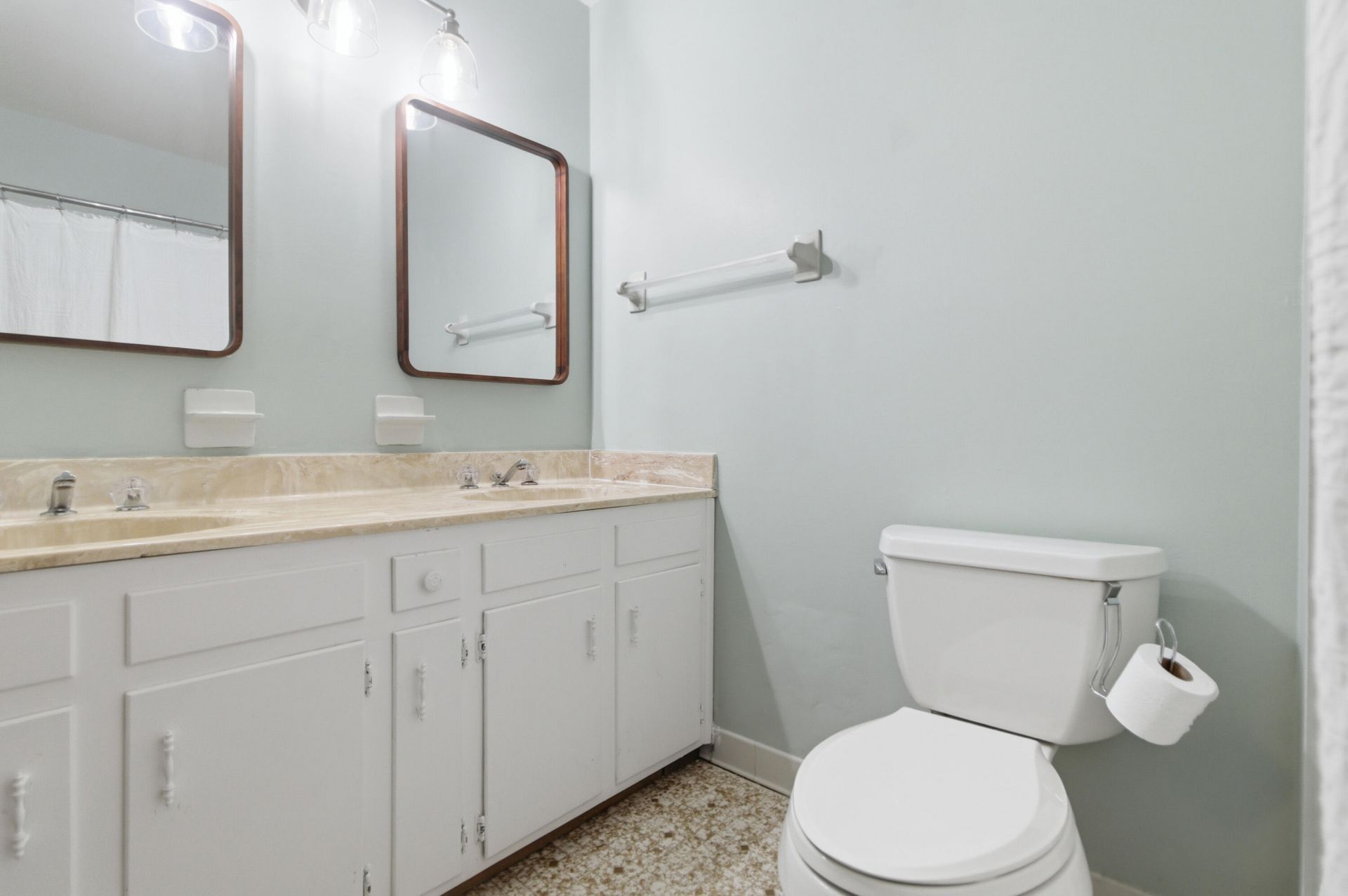 2252 Forest Lakes Boulevard Photo 22