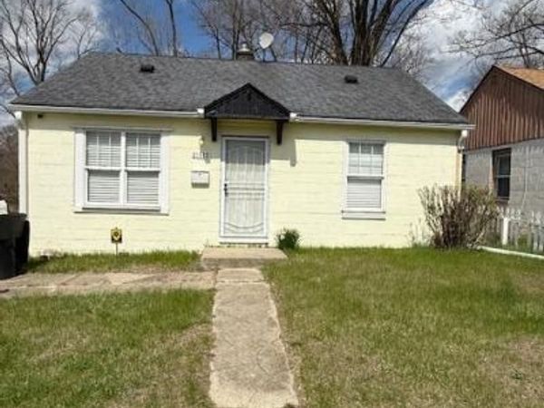 21562 W Davison Street , Detroit, MI 48223