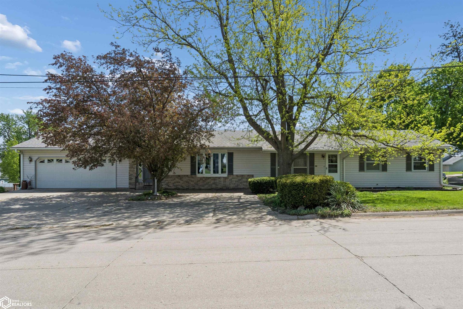 612 Lincoln St, Gladbrook, IA 50635 Main Photo