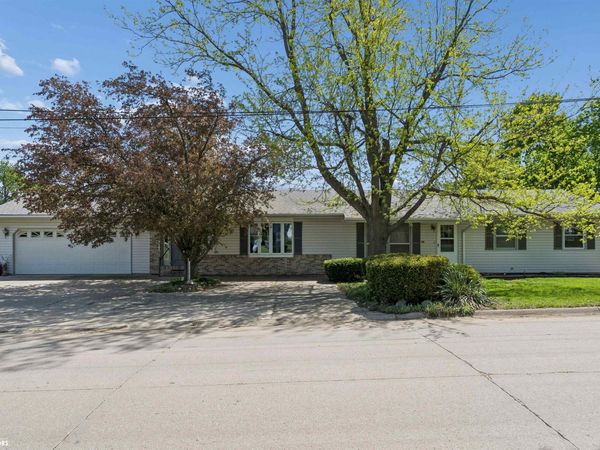 612 Lincoln St, Gladbrook, IA 50635