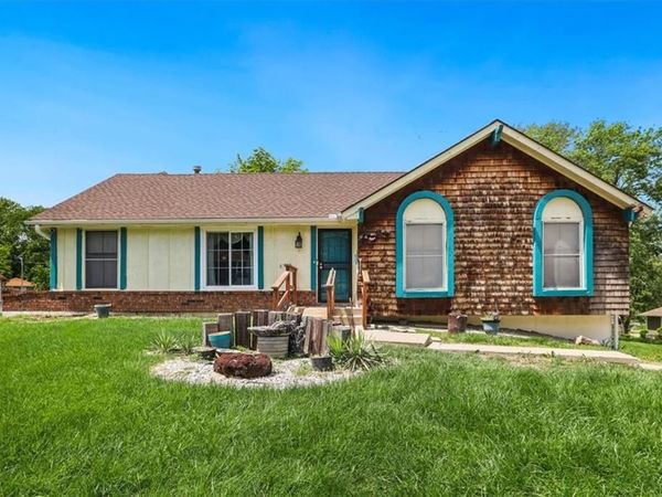 8922 Tennessee Avenue, Kansas City, MO 64138