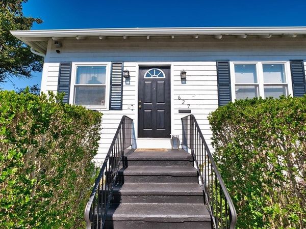 627 King St, Fall River, MA 02724