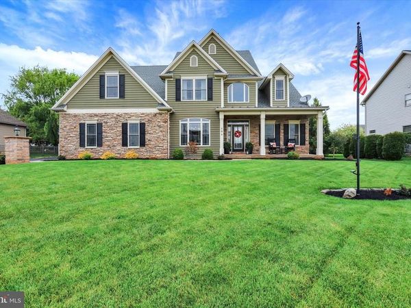 196 SUMMER BREEZE LANE, CHAMBERSBURG, PA 17202