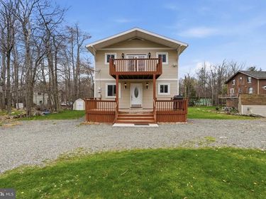1117 KNOLLWOOD DRIVE, TOBYHANNA, PA 18466