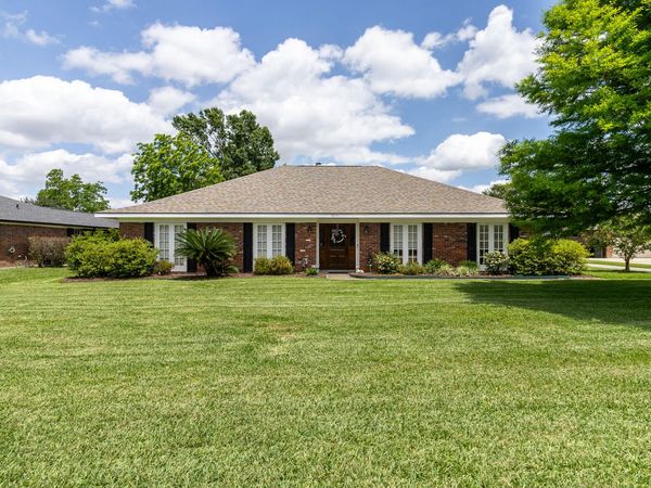 4517 Quail Hollow , Lake Charles, LA 70605