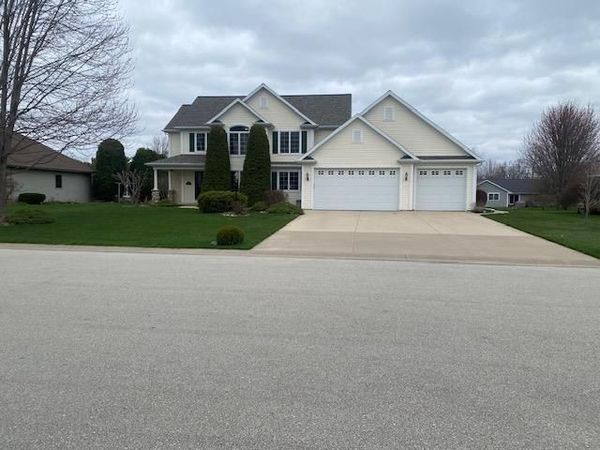 W5912 BLUE BONNET DRIVE, Appleton, WI 54915