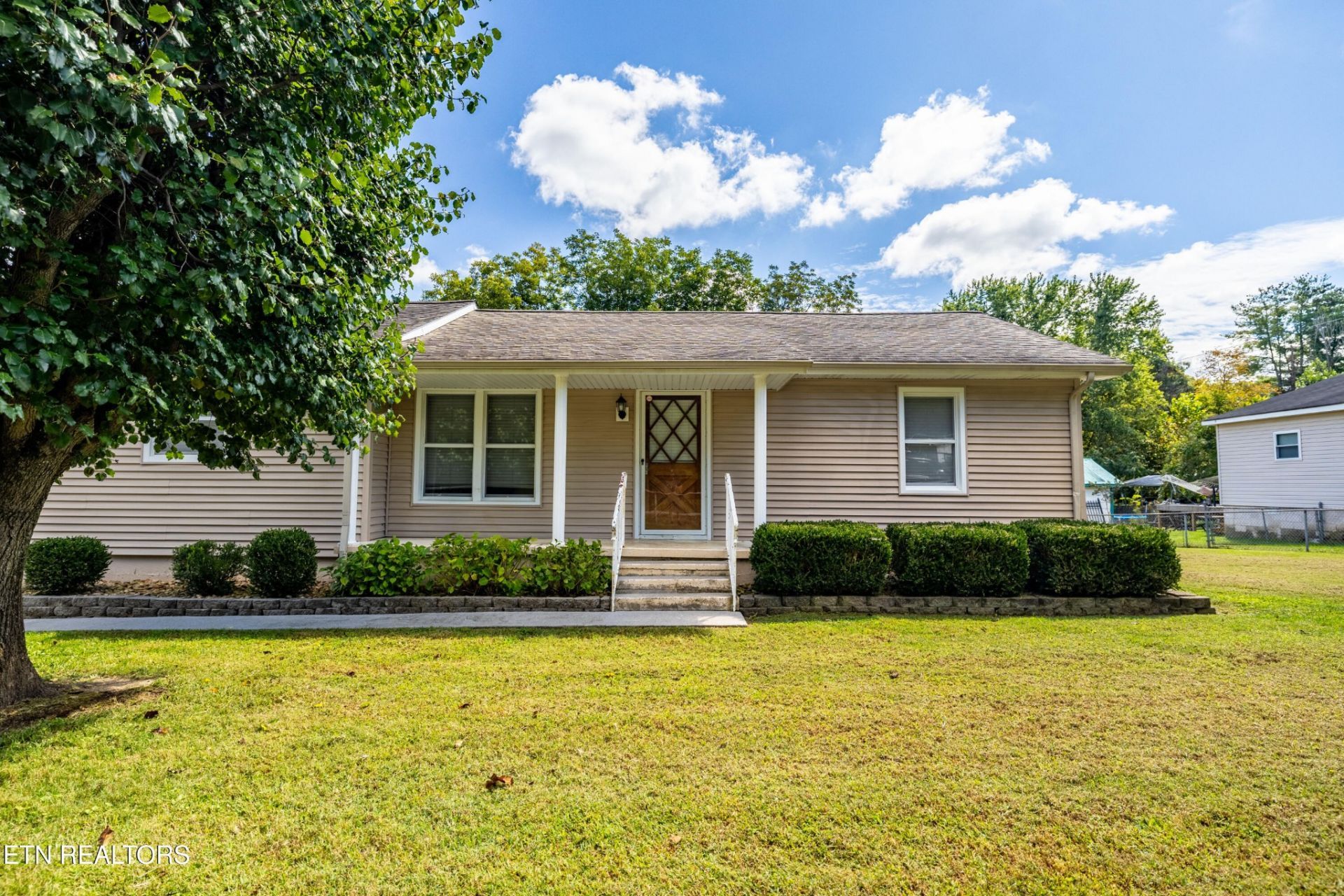 218 Doris Lane, Maryville, TN 37803 Main Photo