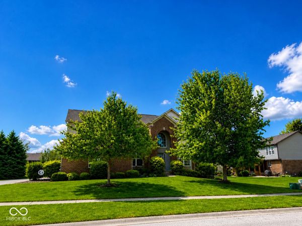 9245 Windrift Way, Zionsville, IN 46077