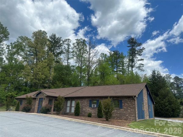 2920 Haywood Road , Hendersonville, NC 28791