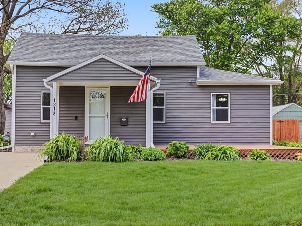 1318 3rd Street, Nevada, IA 50201