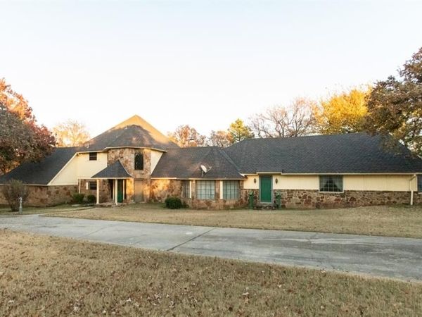 11512 Robinwood Lane, Oklahoma City, OK 73131