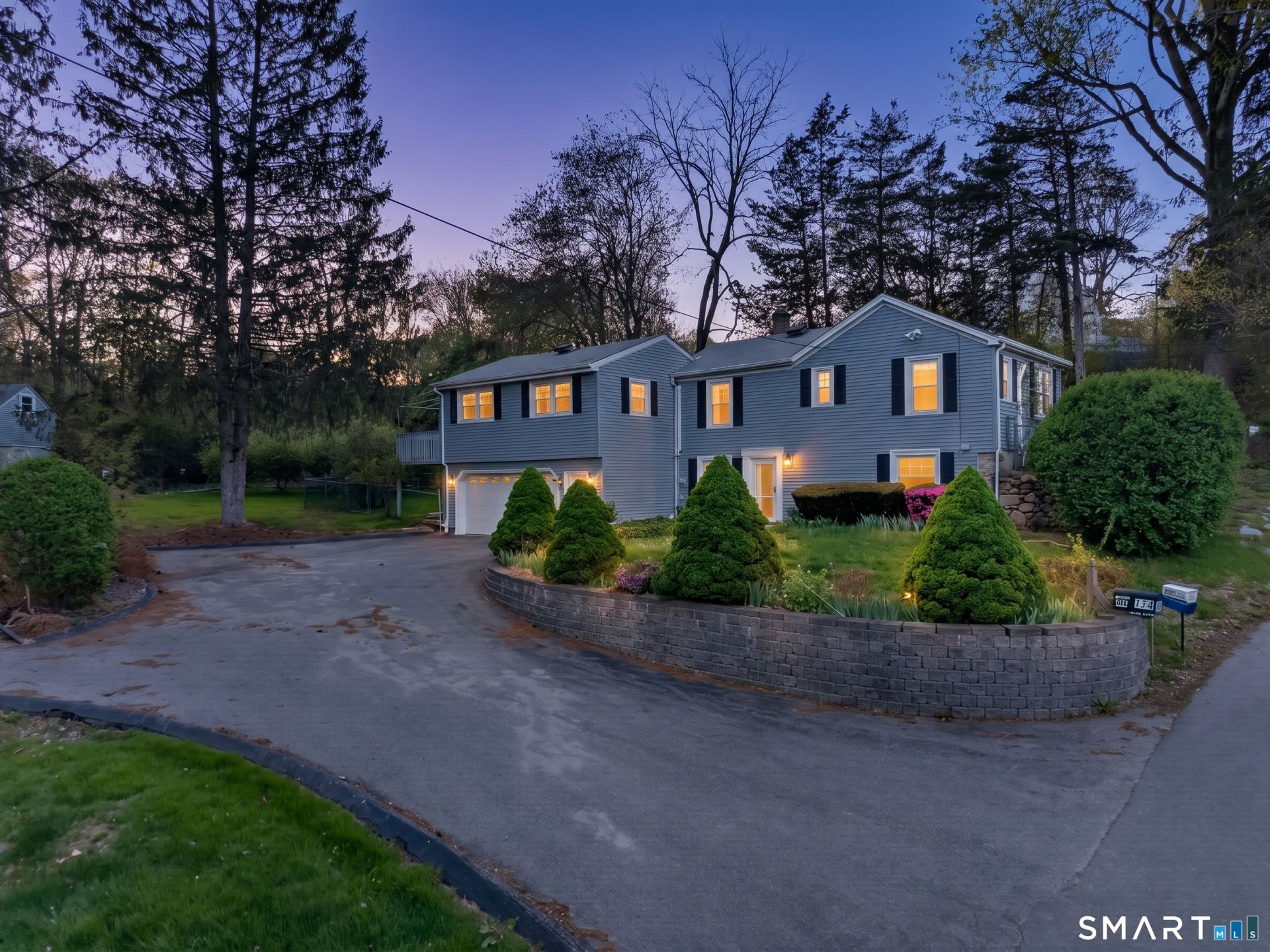 114 Butlertown, Waterford, CT 06385 Main Photo