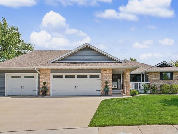 808 Cedar Ridge Court , Mahomet, IL 61853
