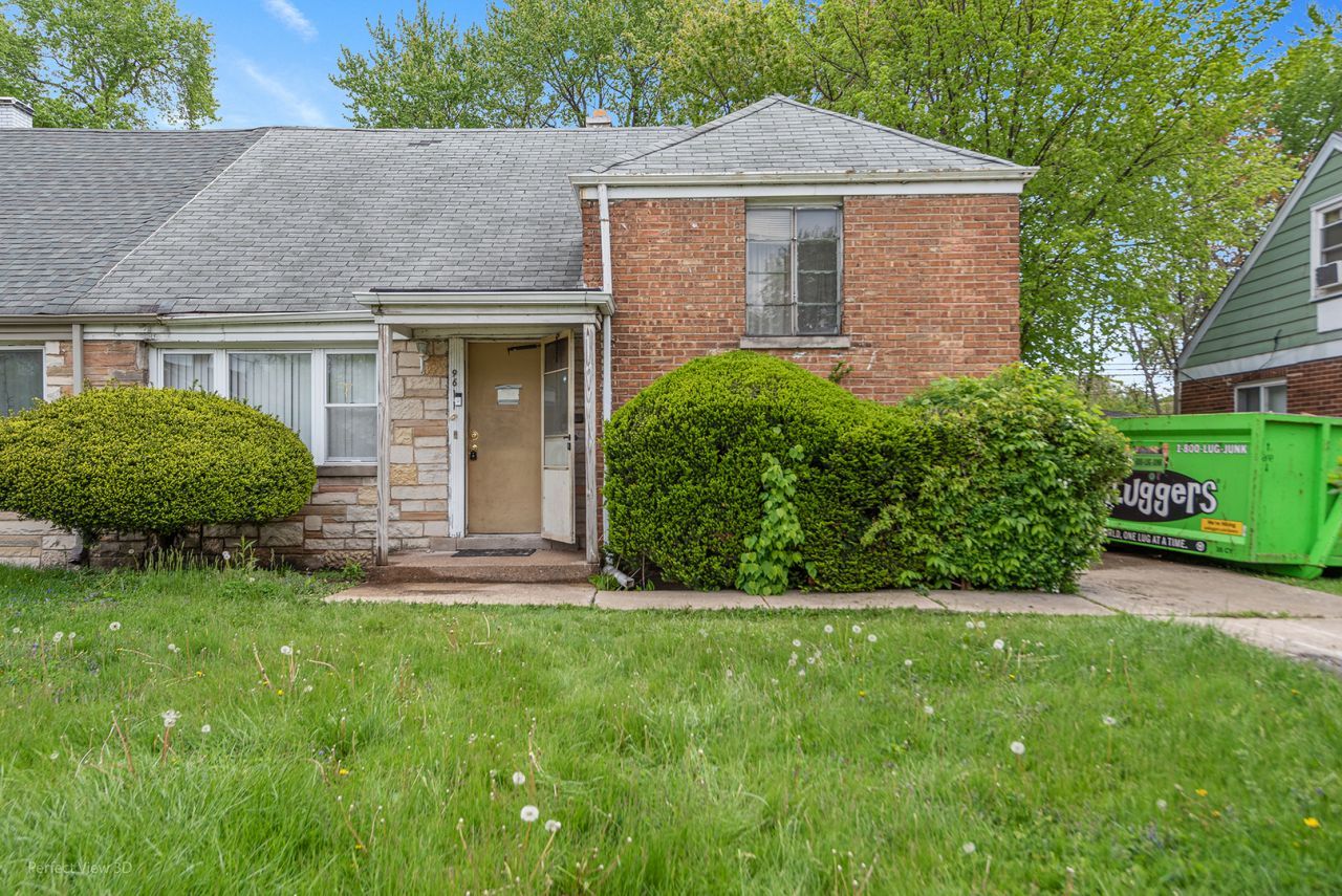 9611 S Oglesby Avenue, Chicago, IL 60617 Main Photo