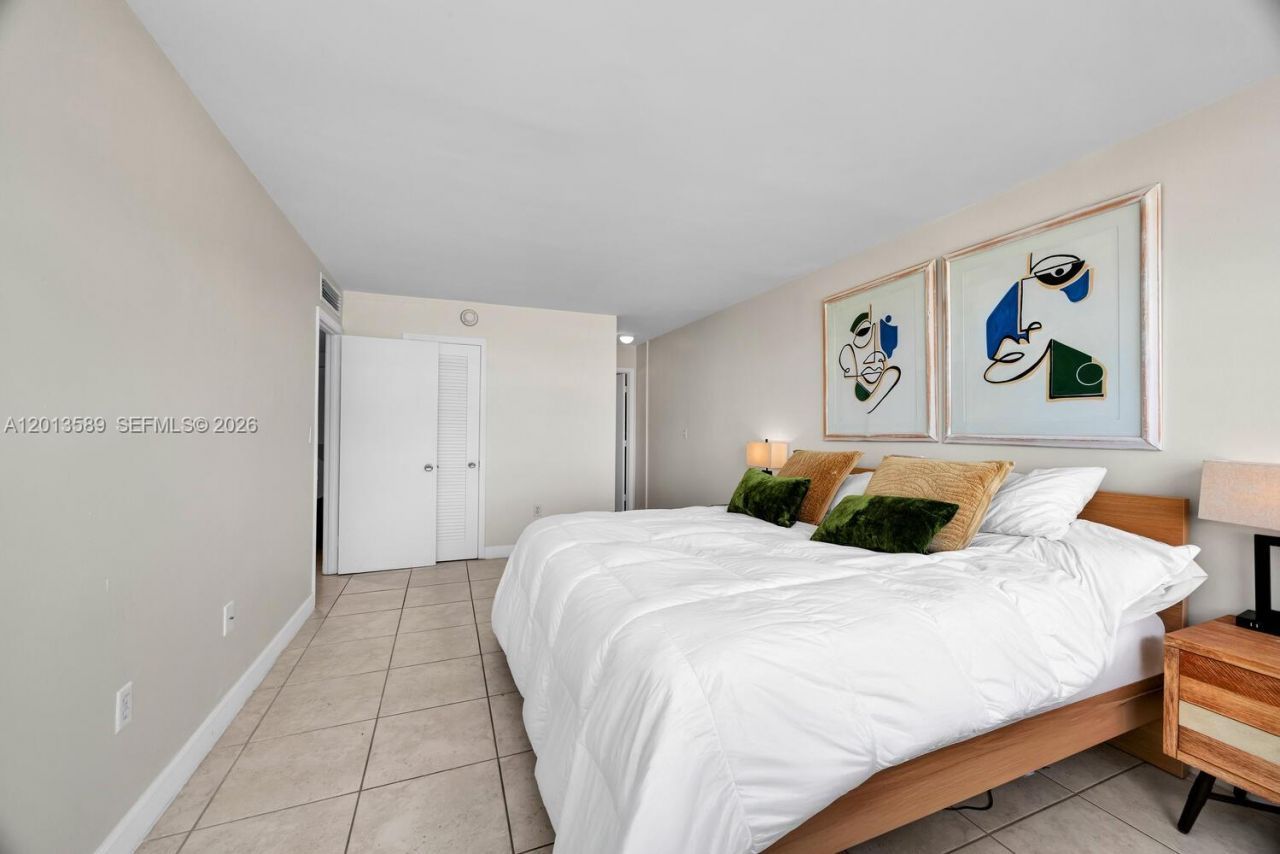 2016 Bay Dr, Unit 604, Miami Beach, FL 33141 Photo
