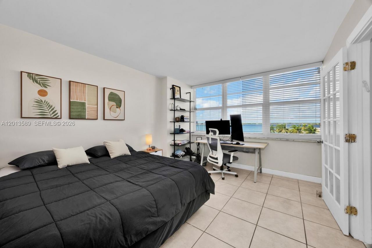 2016 Bay Dr, Unit 604, Miami Beach, FL 33141 Photo