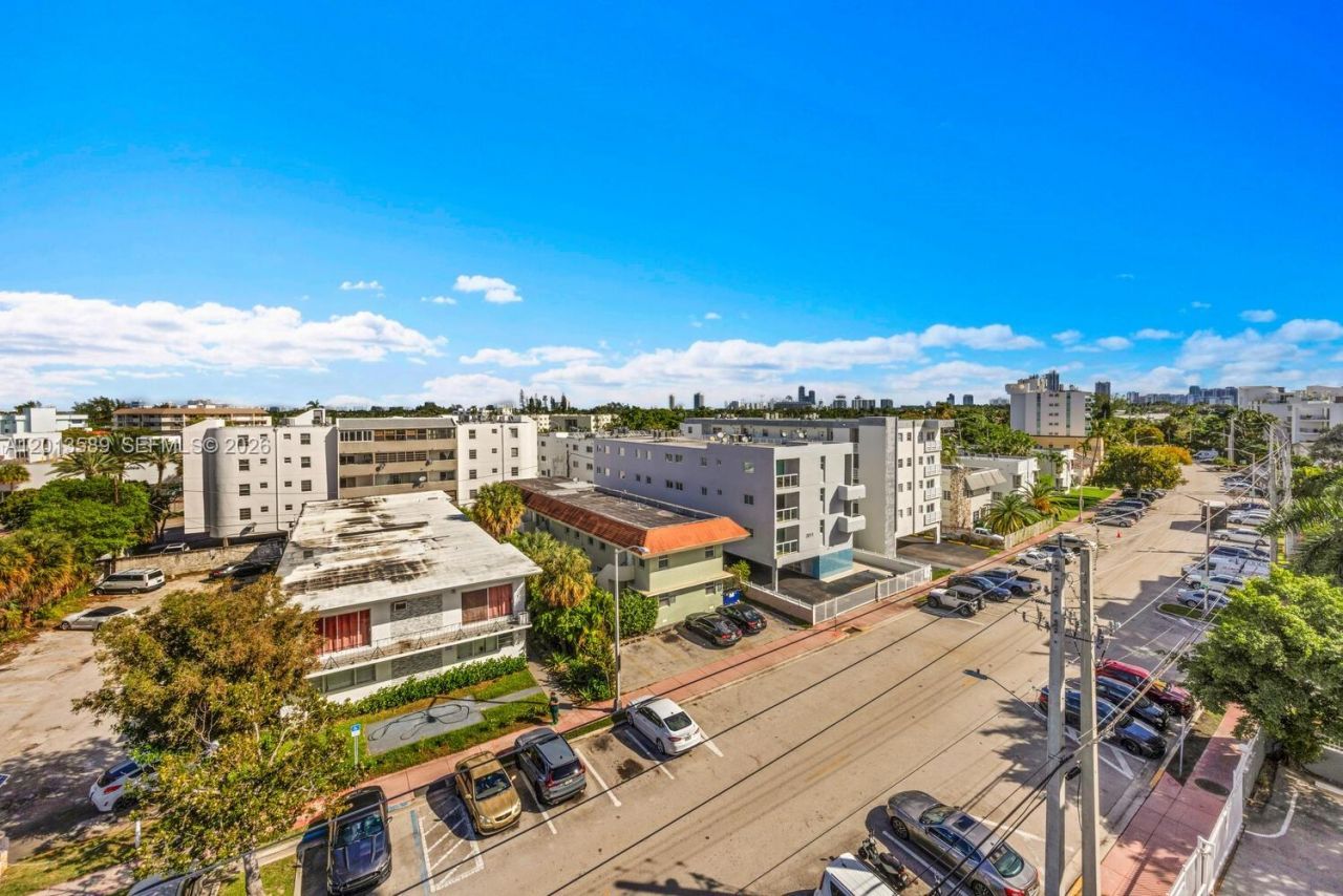2016 Bay Dr, Unit 604, Miami Beach, FL 33141 Photo