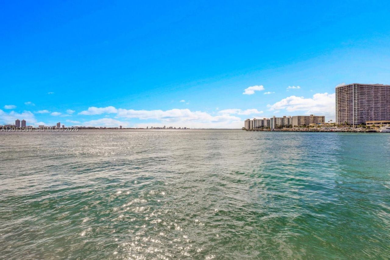 2016 Bay Dr, Unit 604, Miami Beach, FL 33141 Photo
