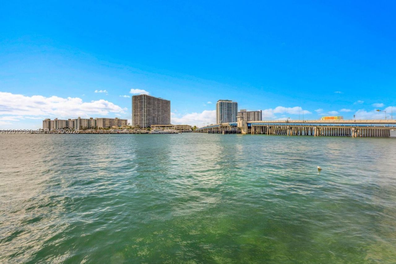 2016 Bay Dr, Unit 604, Miami Beach, FL 33141 Photo