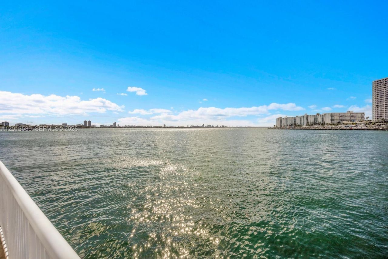 2016 Bay Dr, Unit 604, Miami Beach, FL 33141 Photo