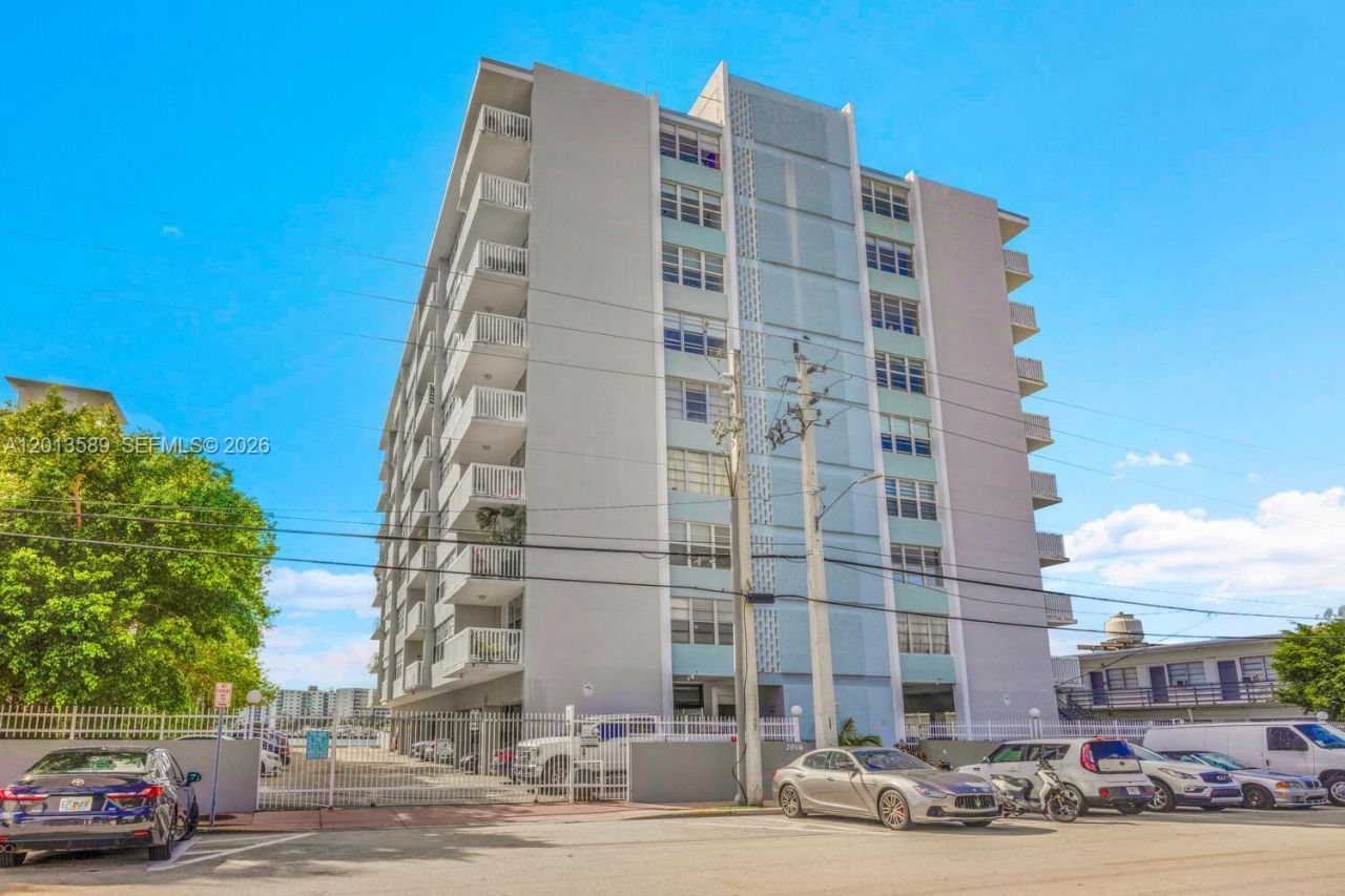 2016 Bay Dr, Unit 604, Miami Beach, FL 33141 Photo