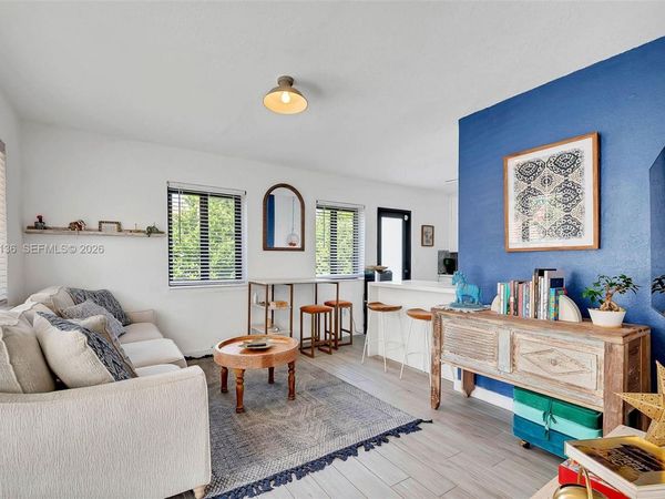 595 NW 101st St , Miami, FL 33150