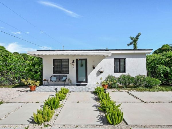 595 NW 101st St , Miami, FL 33150