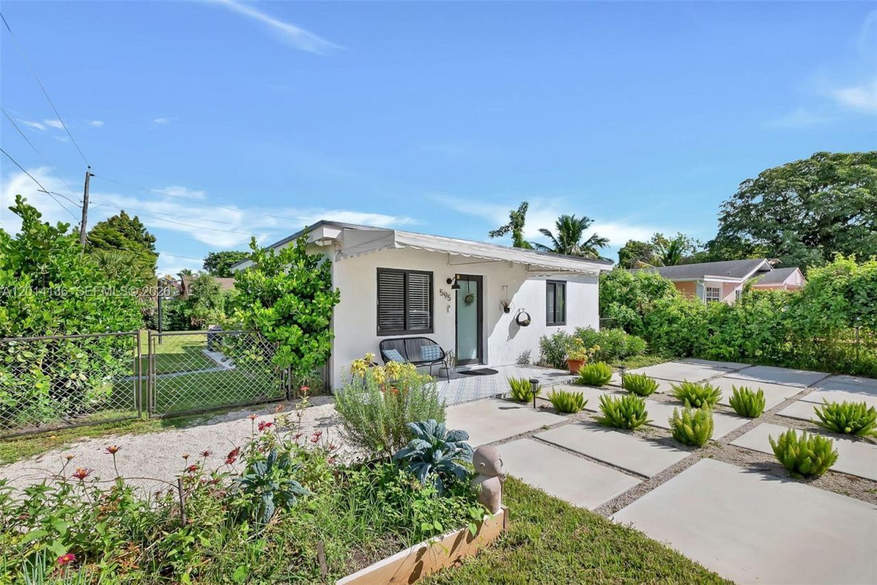 595 NW 101st St , Miami, FL 33150 Photo