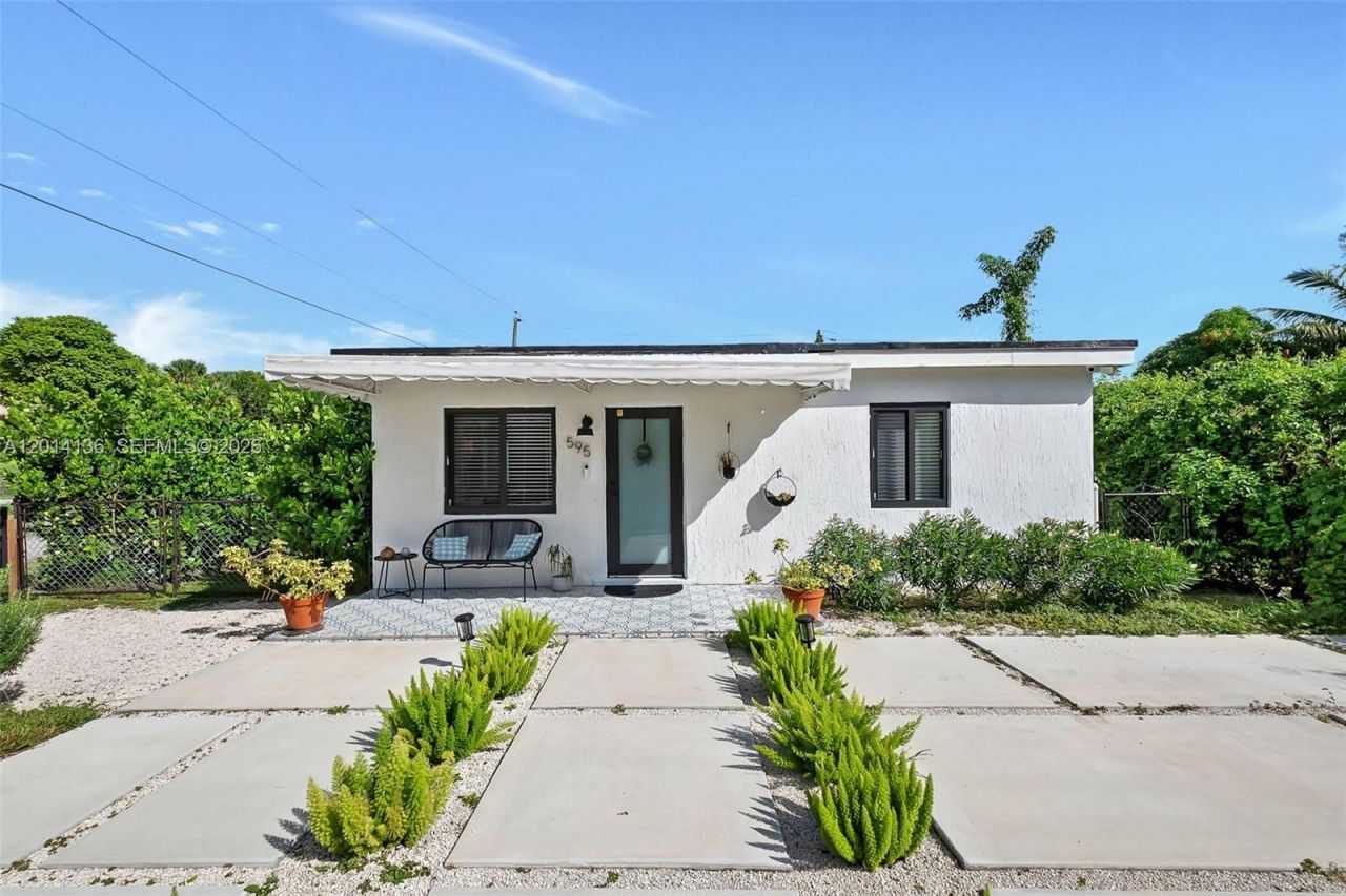 595 NW 101st St , Miami, FL 33150 Photo
