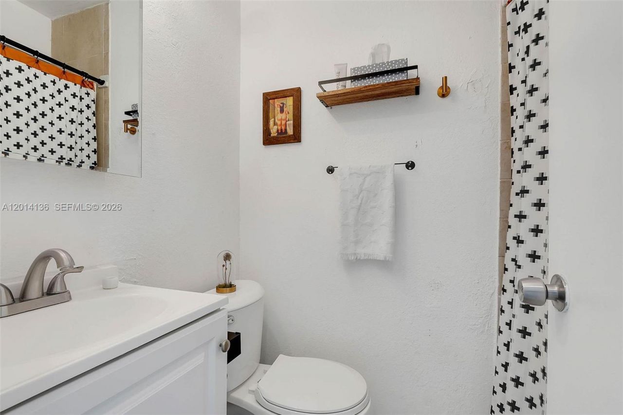 595 NW 101st St , Miami, FL 33150 Photo