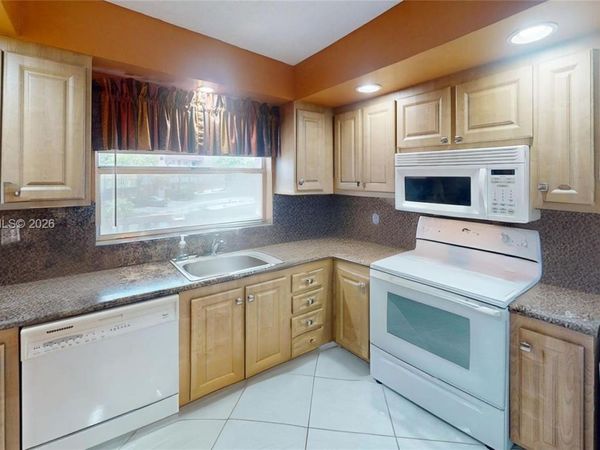 9541 Sunrise Lakes Blvd , Unit 204, Sunrise, FL 33322