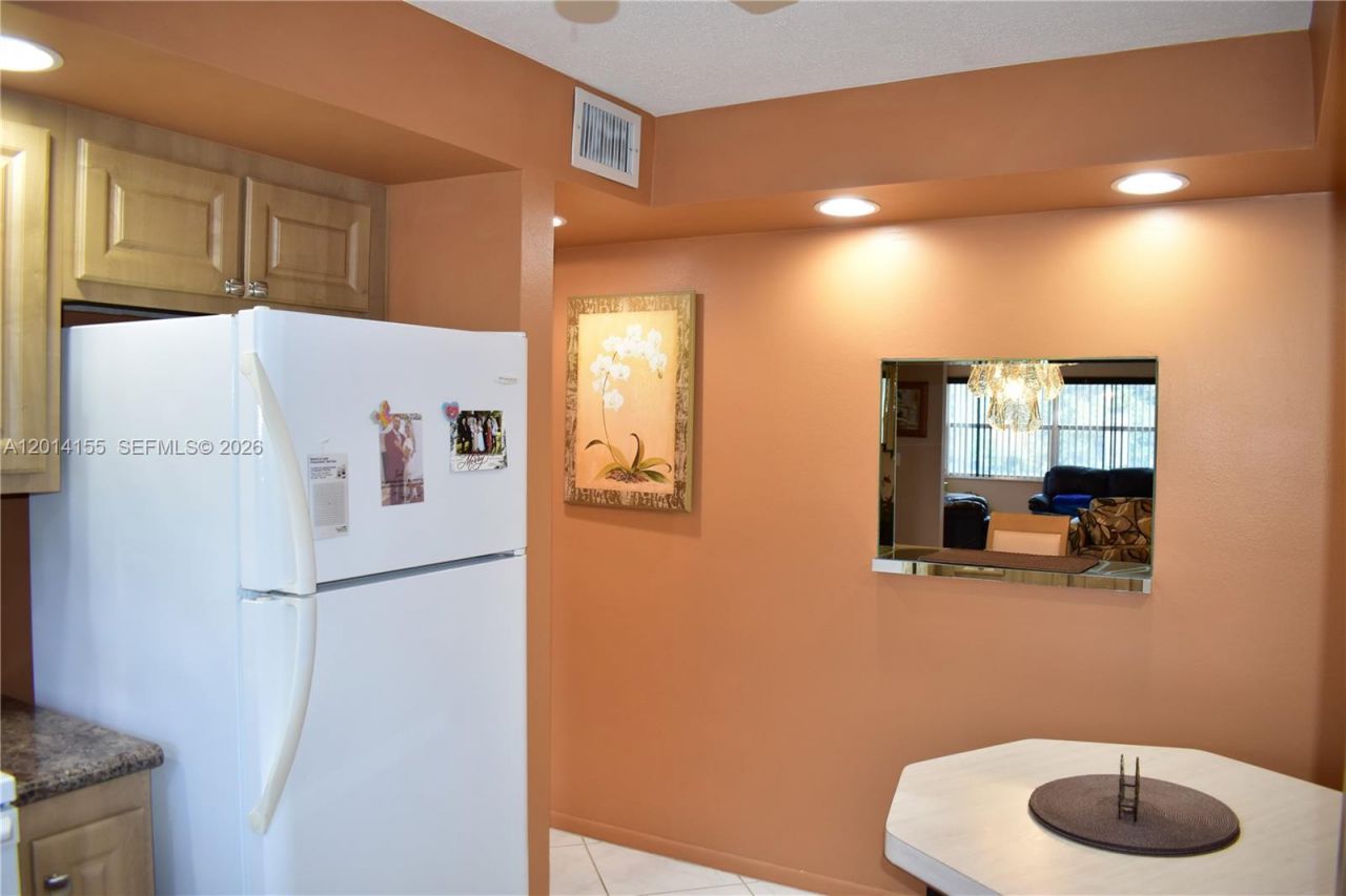 9541 Sunrise Lakes Blvd , Unit 204, Sunrise, FL 33322 Photo