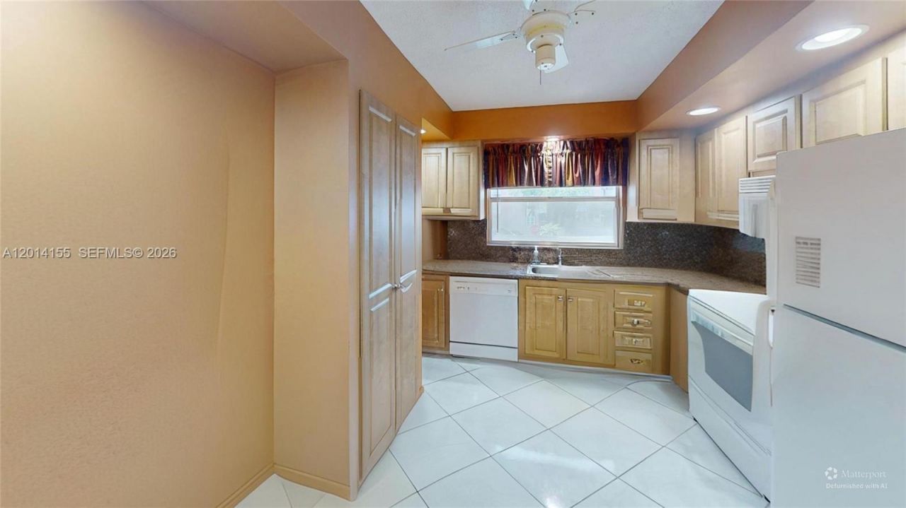 9541 Sunrise Lakes Blvd , Unit 204, Sunrise, FL 33322 Photo