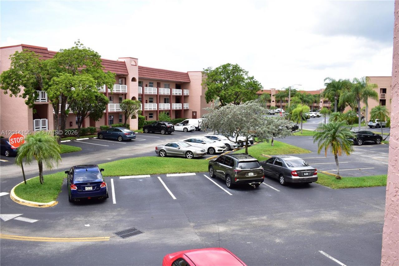 9541 Sunrise Lakes Blvd , Unit 204, Sunrise, FL 33322 Photo