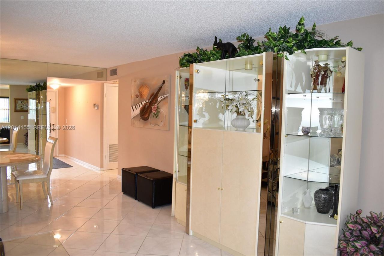 9541 Sunrise Lakes Blvd , Unit 204, Sunrise, FL 33322 Photo
