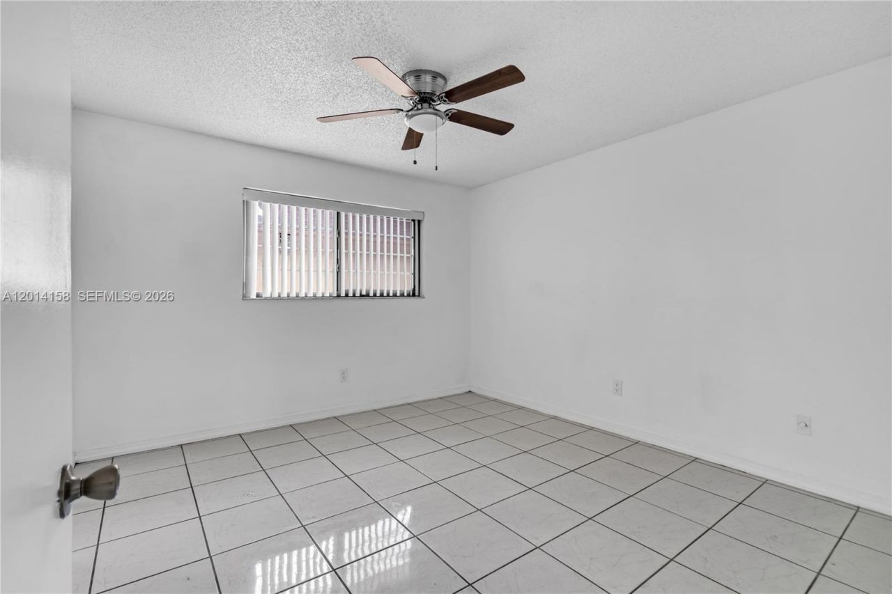 5375 W 23rd Ct, Unit 14-10, Hialeah, FL 33016 Photo