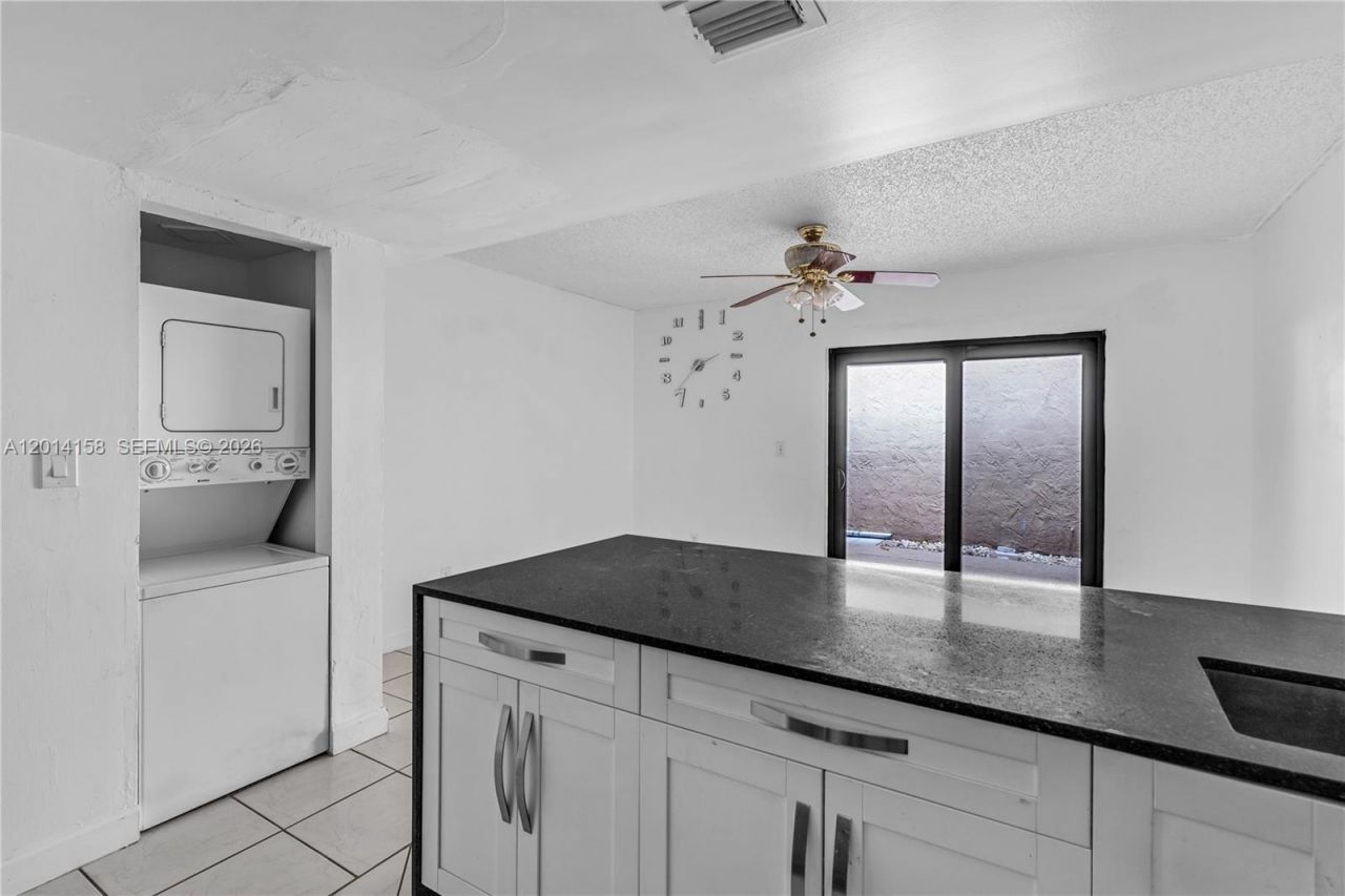 5375 W 23rd Ct, Unit 14-10, Hialeah, FL 33016 Photo