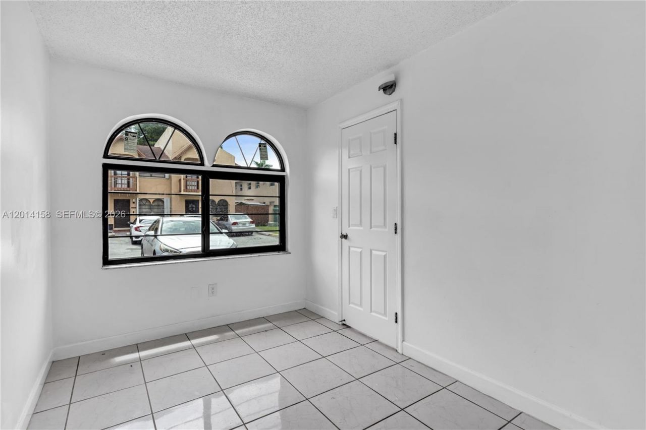 5375 W 23rd Ct, Unit 14-10, Hialeah, FL 33016 Photo