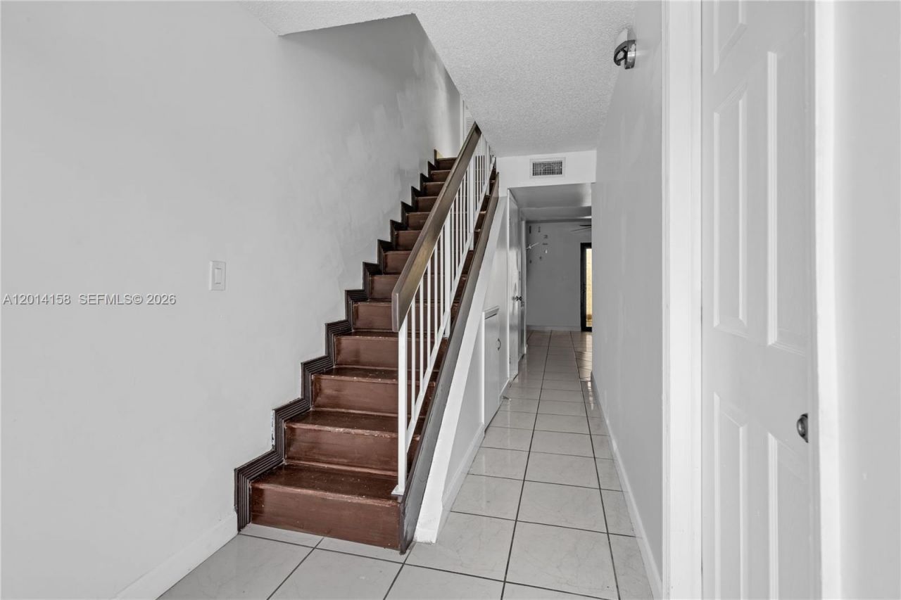 5375 W 23rd Ct, Unit 14-10, Hialeah, FL 33016 Photo