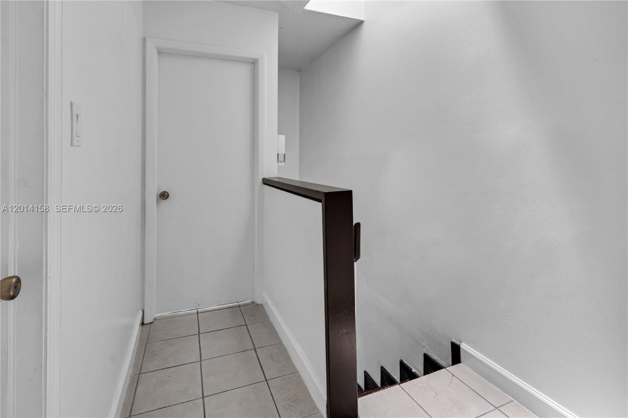 5375 W 23rd Ct, Unit 14-10, Hialeah, FL 33016 Photo