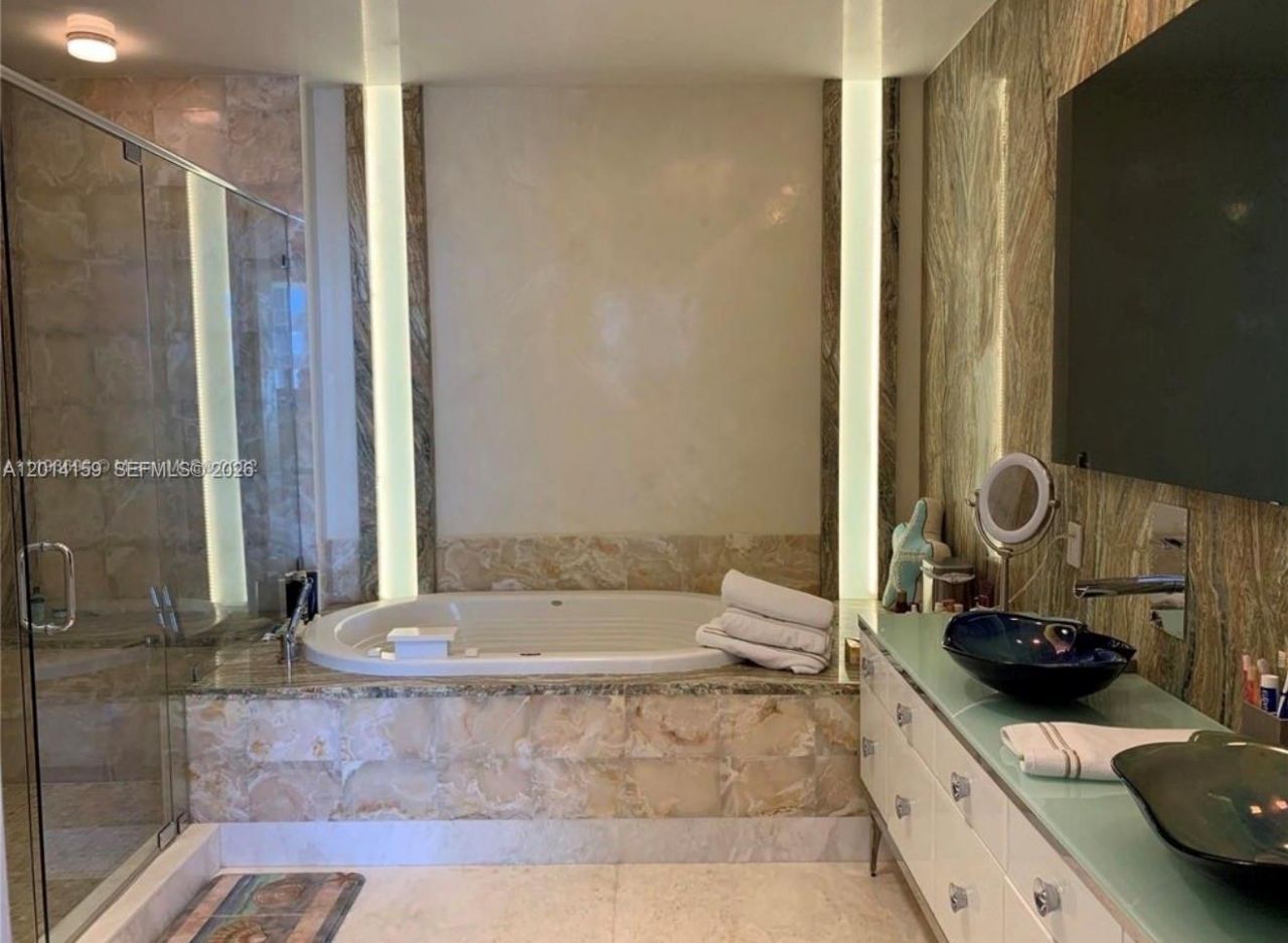15901 Collins Ave , Unit 4107, Sunny Isles Beach, FL 33160 Photo