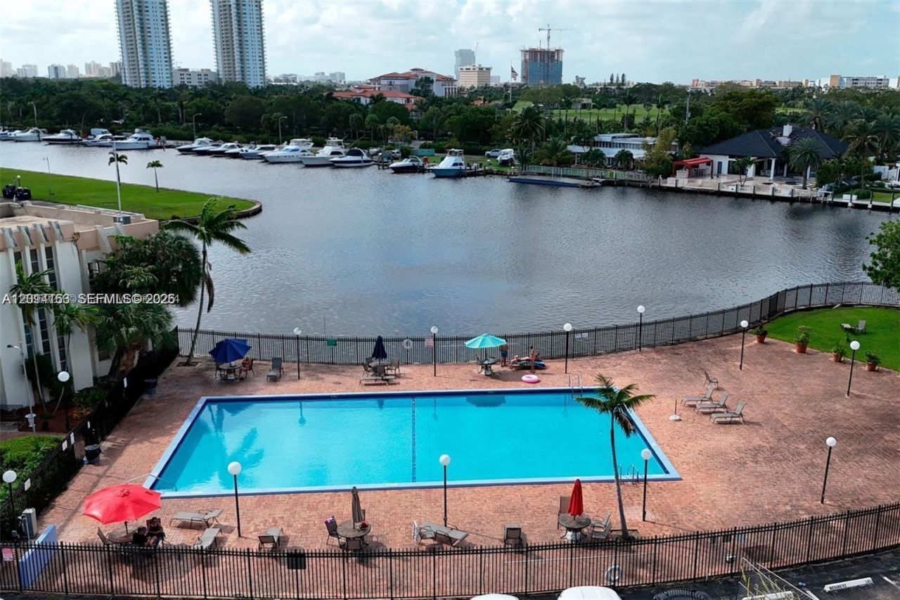 2001 Atlantic Shores Blvd , Unit 104, Hallandale Beach, FL 33009 Photo
