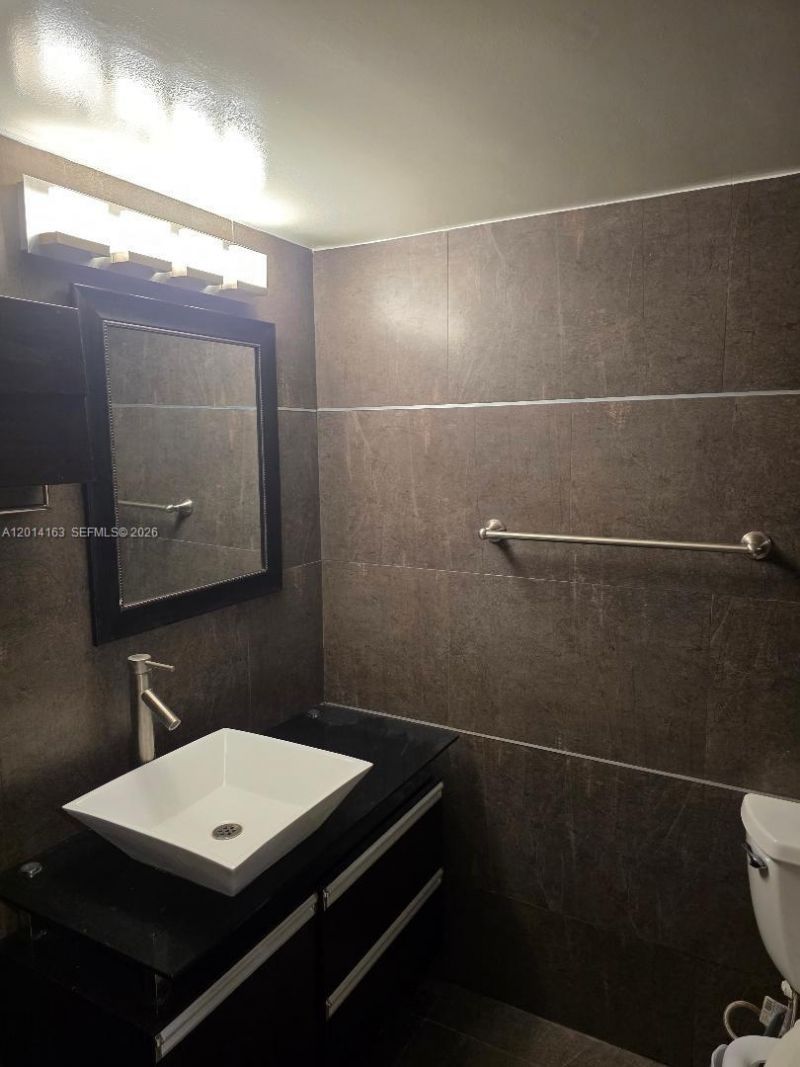 2001 Atlantic Shores Blvd , Unit 104, Hallandale Beach, FL 33009 Photo