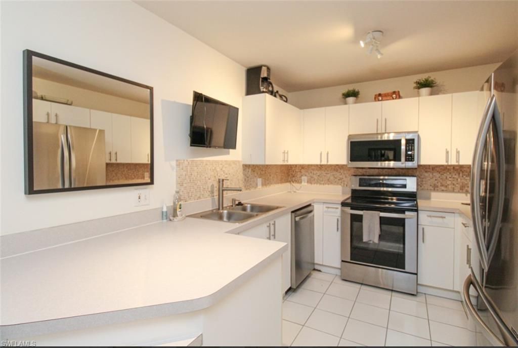 519 Roma Ct , Unit 3-208, Naples, FL 34110 Photo