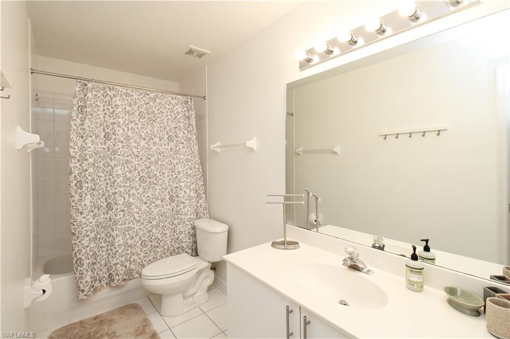 519 Roma Ct , Unit 3-208, Naples, FL 34110 Photo