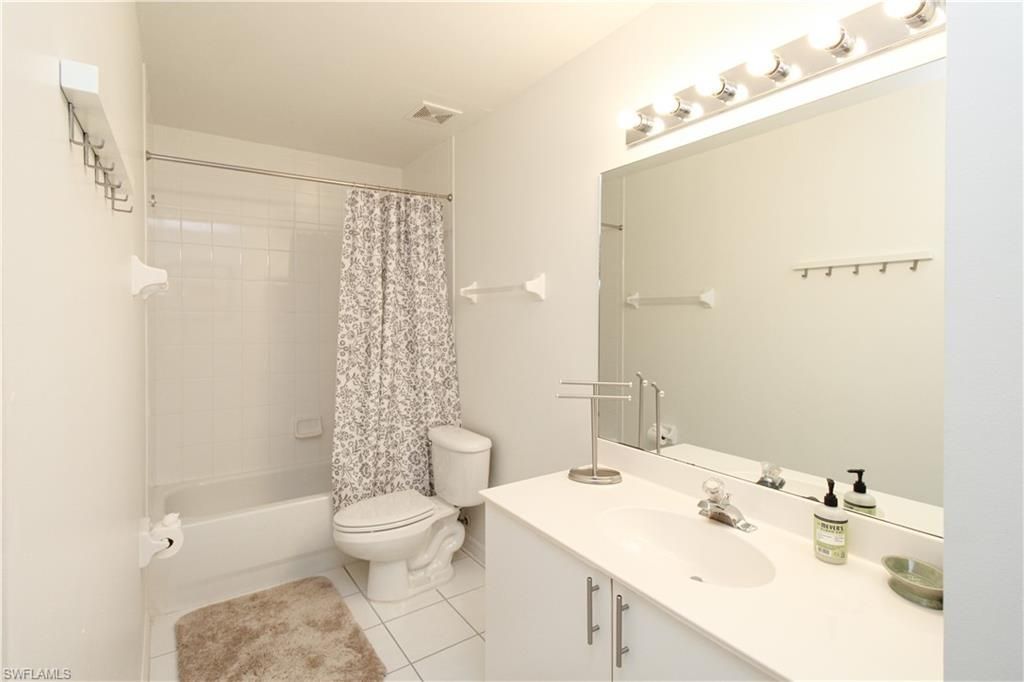 519 Roma Ct , Unit 3-208, Naples, FL 34110 Photo